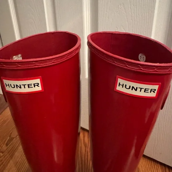 Hunter Classic Red Tall Boots - Picture 5 of 8